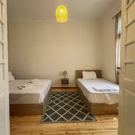 Kona Thasos يميناريا